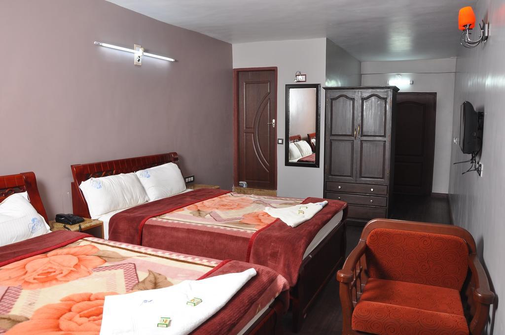 Grand Paradise Inn Kodaikanal Exteriör bild